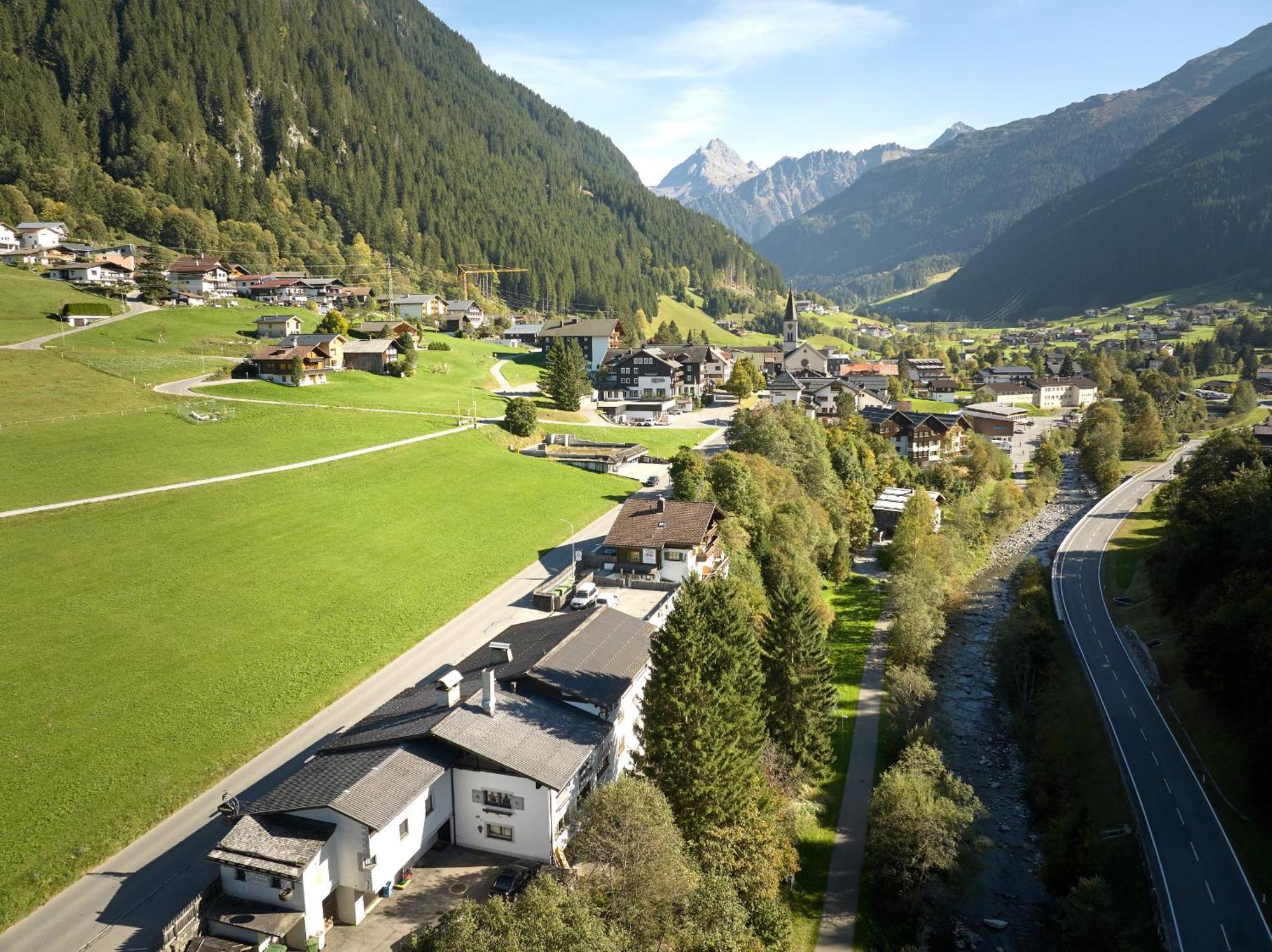 Alt Montafon Hotel Appartements By Pferd Auf Wolke Gaschurn Extérieur photo