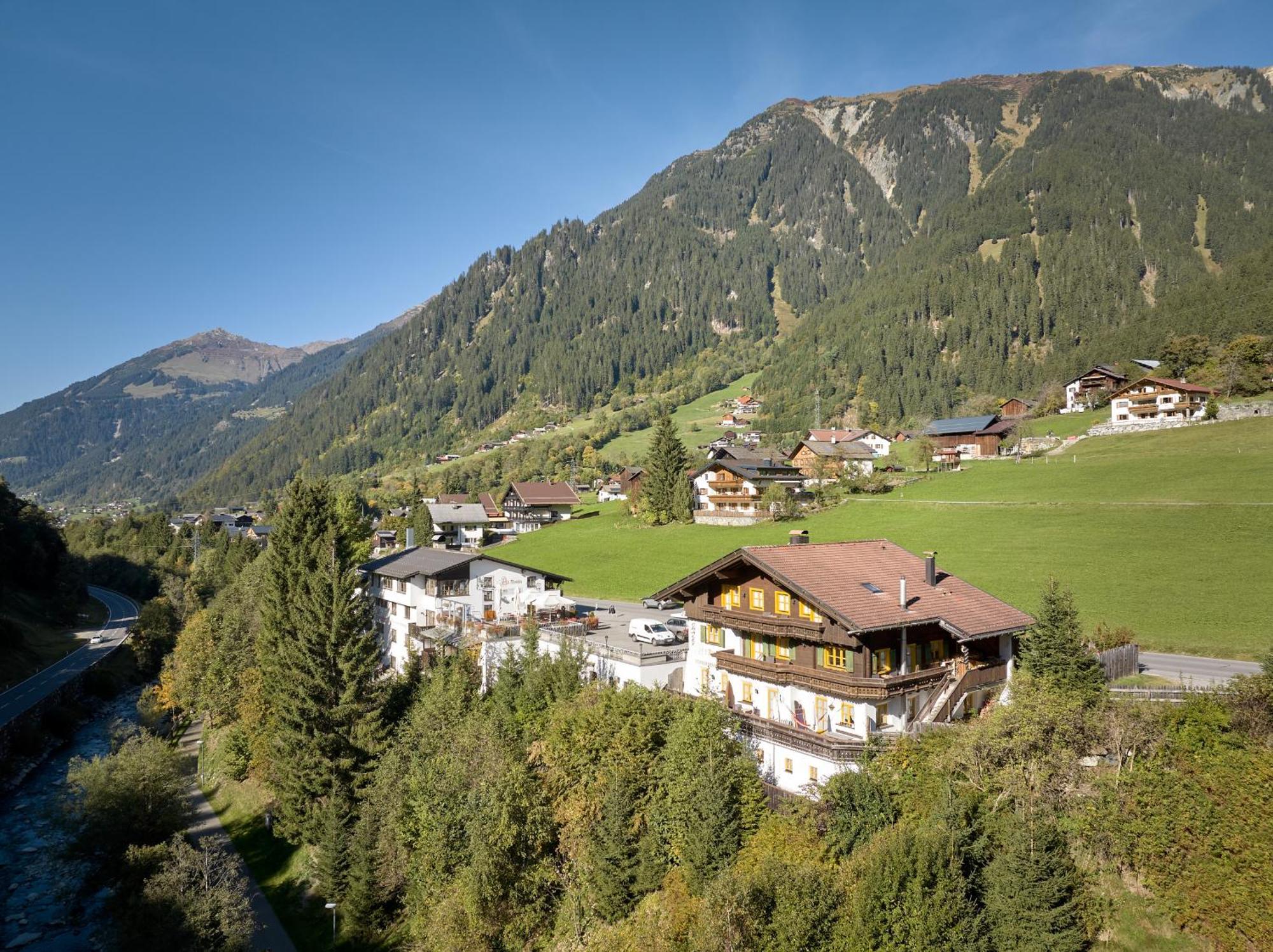 Alt Montafon Hotel Appartements By Pferd Auf Wolke Gaschurn Extérieur photo